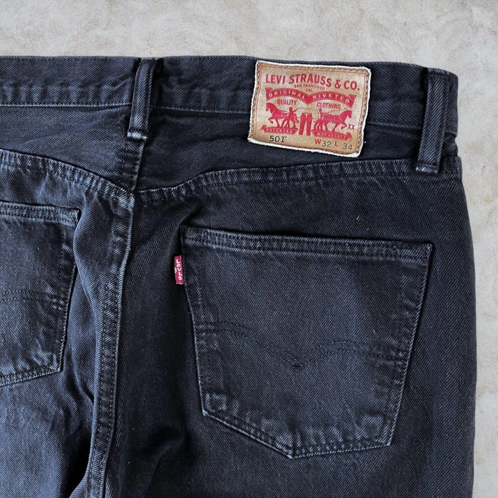 Black Levi's 501 Jeans Straight Leg Mens W32 L34 - Picture 3 of 4